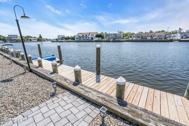 39 Parkers Point Boulevard, Forked River, NJ 08731
