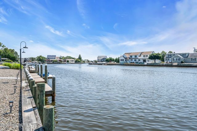 39 Parkers Point Boulevard, Forked River, NJ 08731