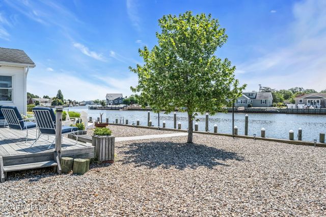 39 Parkers Point Boulevard, Forked River, NJ 08731