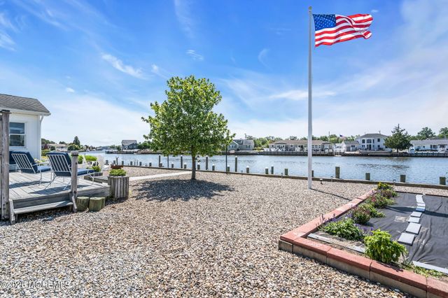 39 Parkers Point Boulevard, Forked River, NJ 08731