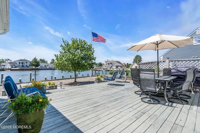 39 Parkers Point Boulevard, Forked River, NJ 08731