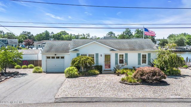 39 Parkers Point Boulevard, Forked River, NJ 08731