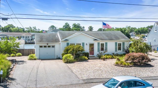 39 Parkers Point Boulevard, Forked River, NJ 08731