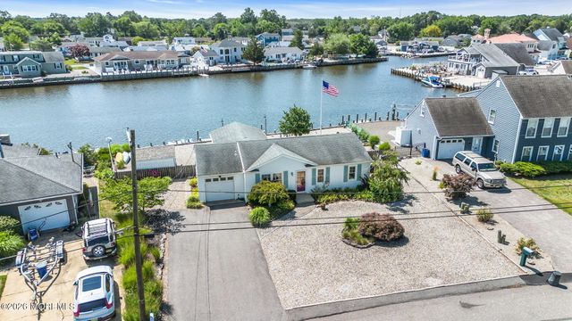 39 Parkers Point Boulevard, Forked River, NJ 08731