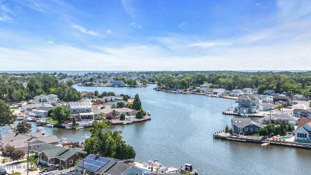 39 Parkers Point Boulevard, Forked River, NJ 08731