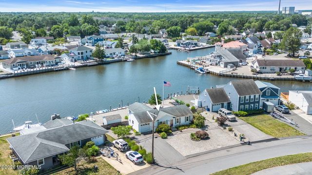 39 Parkers Point Boulevard, Forked River, NJ 08731