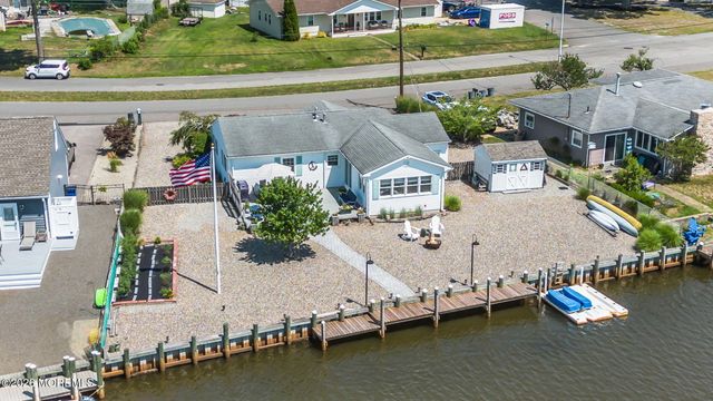 39 Parkers Point Boulevard, Forked River, NJ 08731