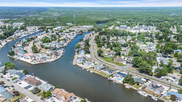 39 Parkers Point Boulevard, Forked River, NJ 08731