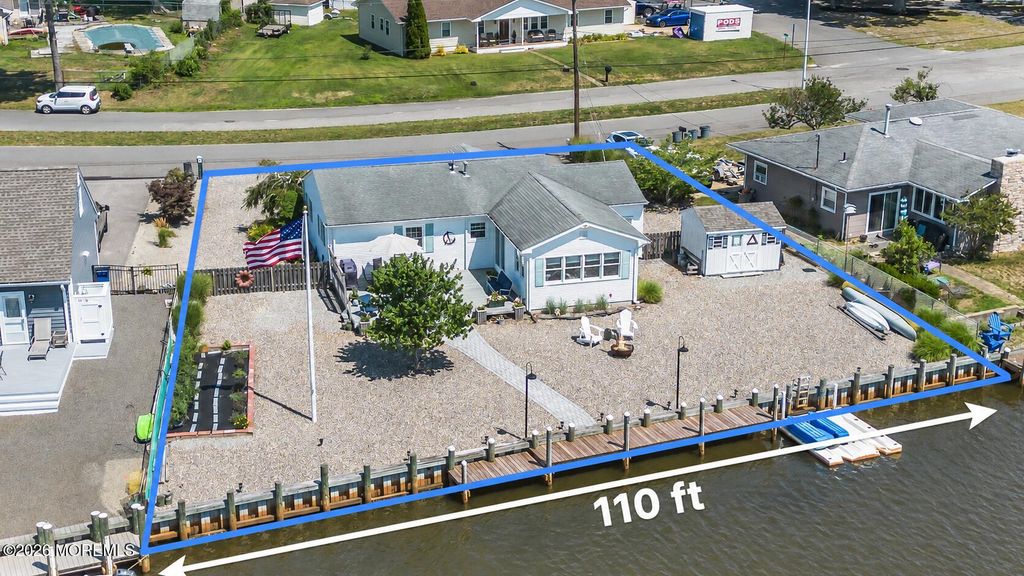 39 Parkers Point Boulevard, Forked River, NJ 08731