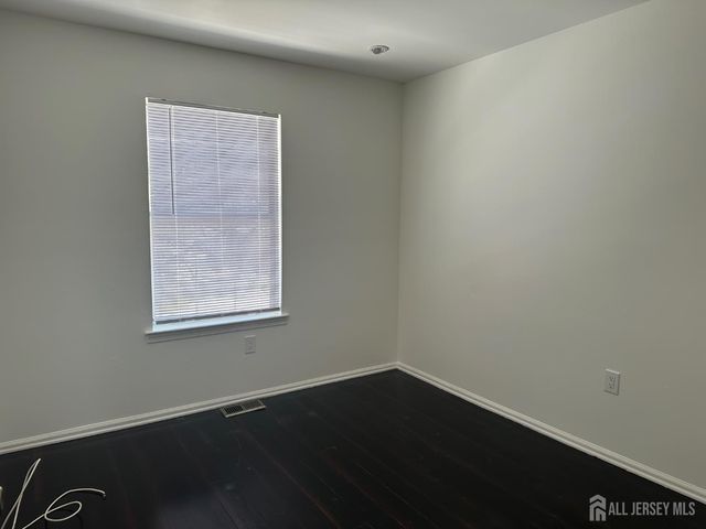 402 Rittenhouse Court, North Brunswick, NJ 08902