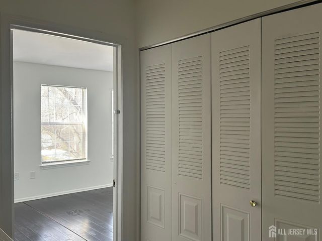 402 Rittenhouse Court, North Brunswick, NJ 08902