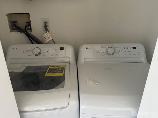 402 Rittenhouse Court, North Brunswick, NJ 08902