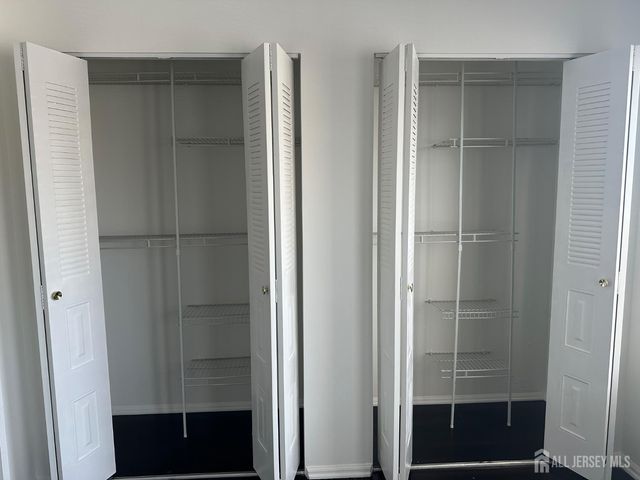 402 Rittenhouse Court, North Brunswick, NJ 08902