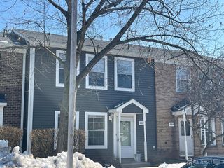 402 Rittenhouse Court, North Brunswick, NJ 08902