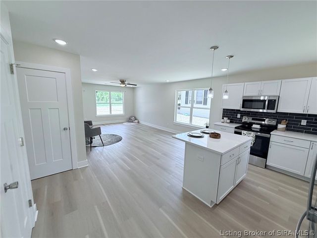 1421 Mount Zion Road, Henryville, IN 47126