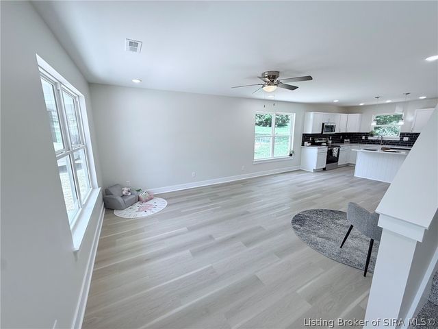1421 Mount Zion Road, Henryville, IN 47126