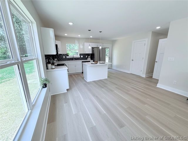1421 Mount Zion Road, Henryville, IN 47126