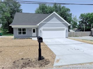 1421 Mount Zion Road, Henryville, IN 47126