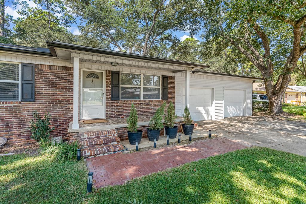 309 Cloverdale Boulevard, Fort Walton Beach, FL 32547