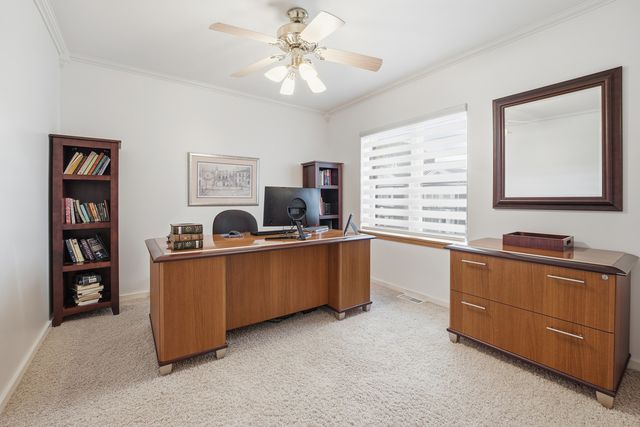 15 Manchester Lane, Elmhurst, IL 60126