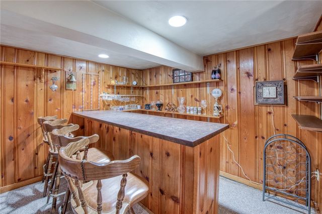 215 Amherst Rd, Shaler, PA 15116