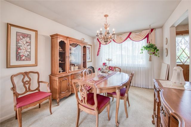 215 Amherst Rd, Shaler, PA 15116