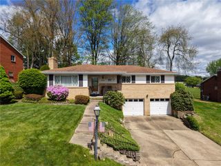 215 Amherst Rd, Shaler, PA 15116