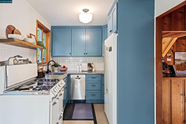 3754 Enos Ave, Oakland, CA 94619