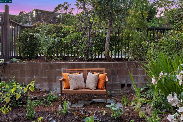 3754 Enos Ave, Oakland, CA 94619