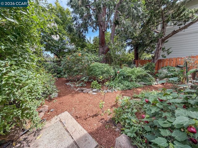 3754 Enos Ave, Oakland, CA 94619