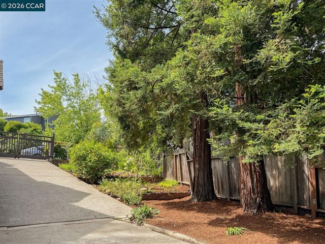 3754 Enos Ave, Oakland, CA 94619