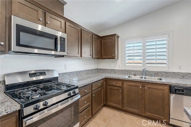 11409 Bellevue, Adelanto, CA 92301