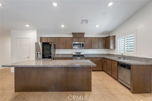 11409 Bellevue, Adelanto, CA 92301