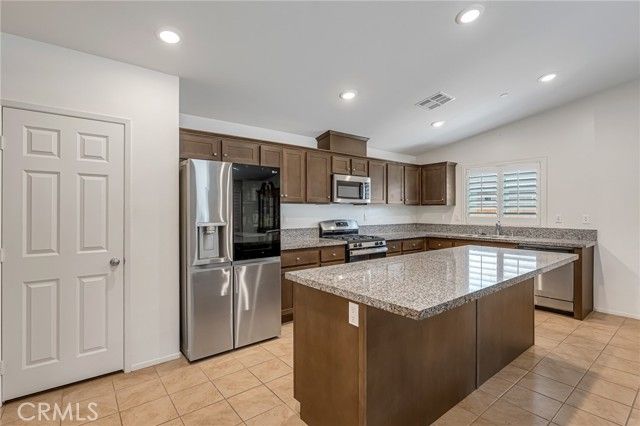 11409 Bellevue, Adelanto, CA 92301