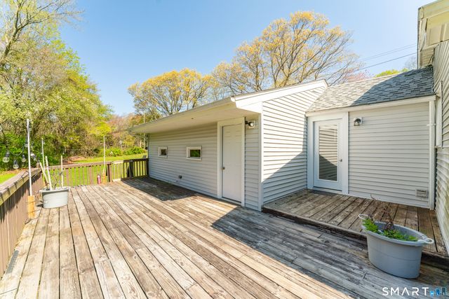 950 Old Colchester Road, Montville, CT 06370