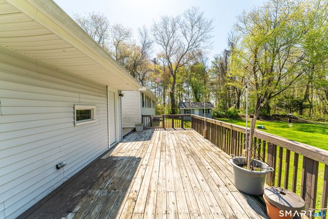 950 Old Colchester Road, Montville, CT 06370