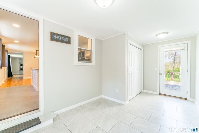 950 Old Colchester Road, Montville, CT 06370