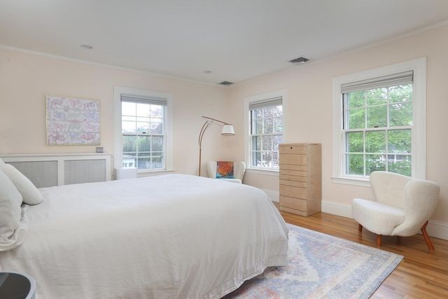 1010 Centre St, Newton, MA 02459