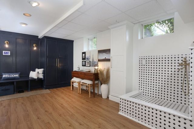 1010 Centre St, Newton, MA 02459