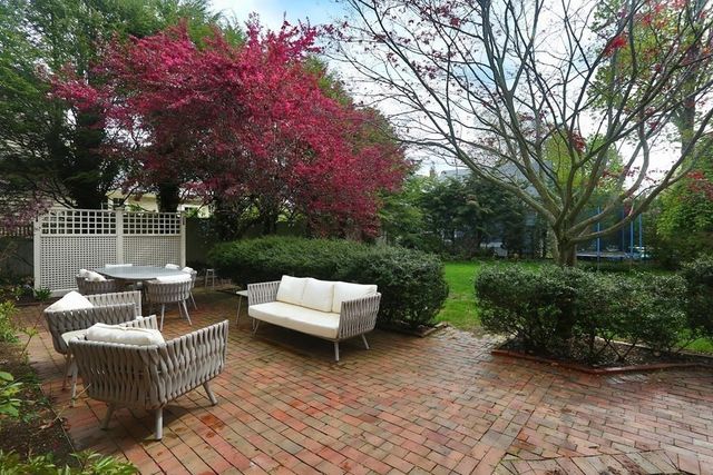 1010 Centre St, Newton, MA 02459