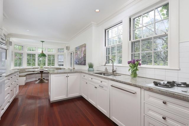 1010 Centre St, Newton, MA 02459