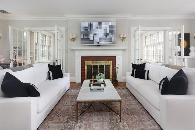 1010 Centre St, Newton, MA 02459