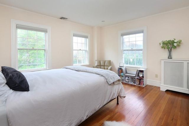 1010 Centre St, Newton, MA 02459