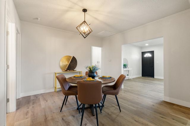 332 Hinkley Ave, Oakdale, CA 95361