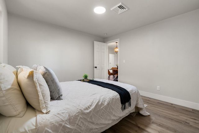 332 Hinkley Ave, Oakdale, CA 95361