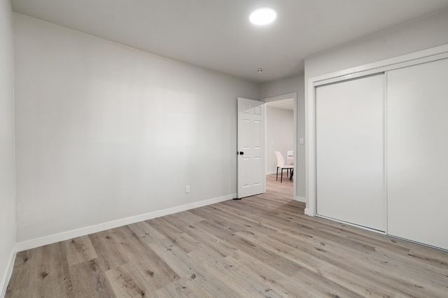 332 Hinkley Ave, Oakdale, CA 95361