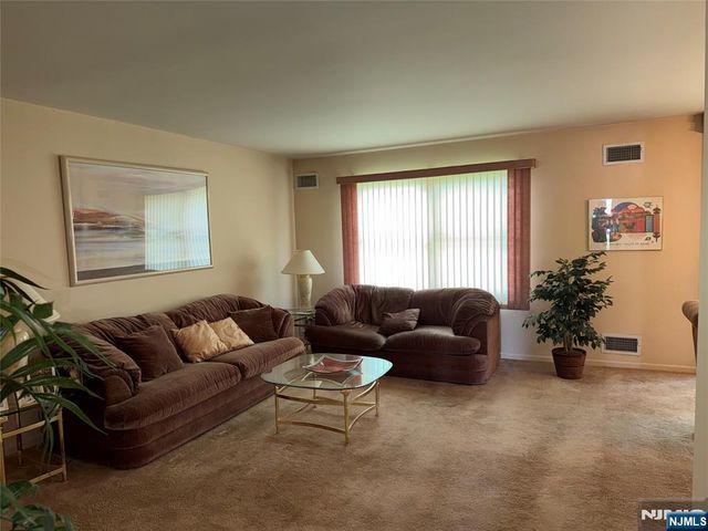 35 Meadowview Terrace 35, Fair Lawn, NJ 07410
