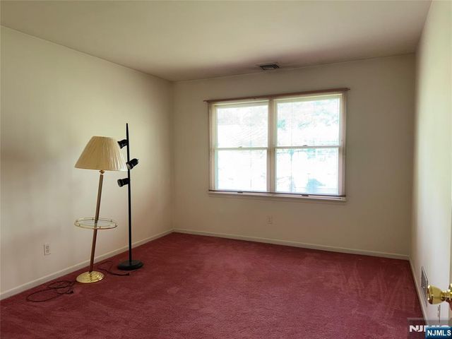 35 Meadowview Terrace 35, Fair Lawn, NJ 07410