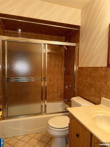35 Meadowview Terrace 35, Fair Lawn, NJ 07410
