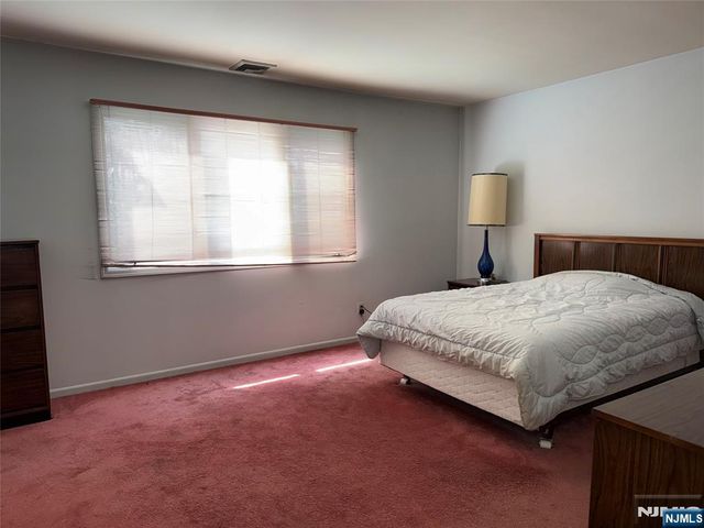 35 Meadowview Terrace 35, Fair Lawn, NJ 07410